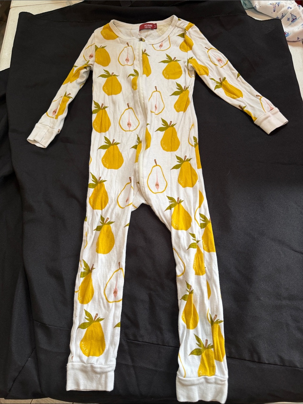Tea Collection White and Yellow Pear Print One-Piece Footie